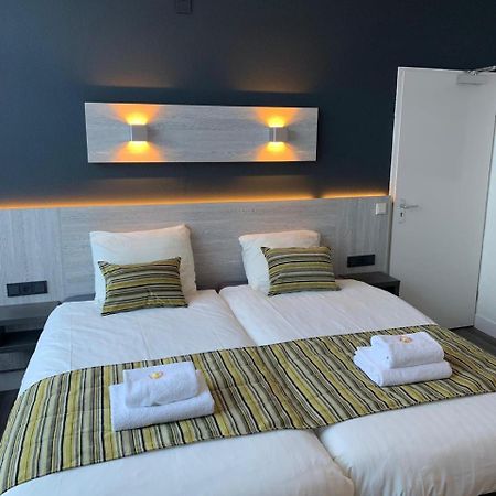 Hotel & Appartementen Royal Sas van Gent Exteriör bild