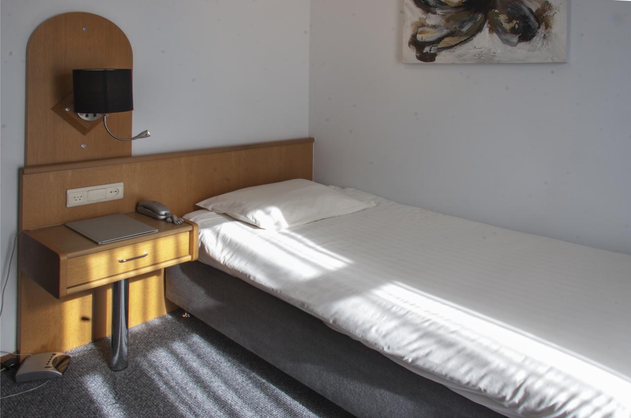 Hotel & Appartementen Royal Sas van Gent Exteriör bild